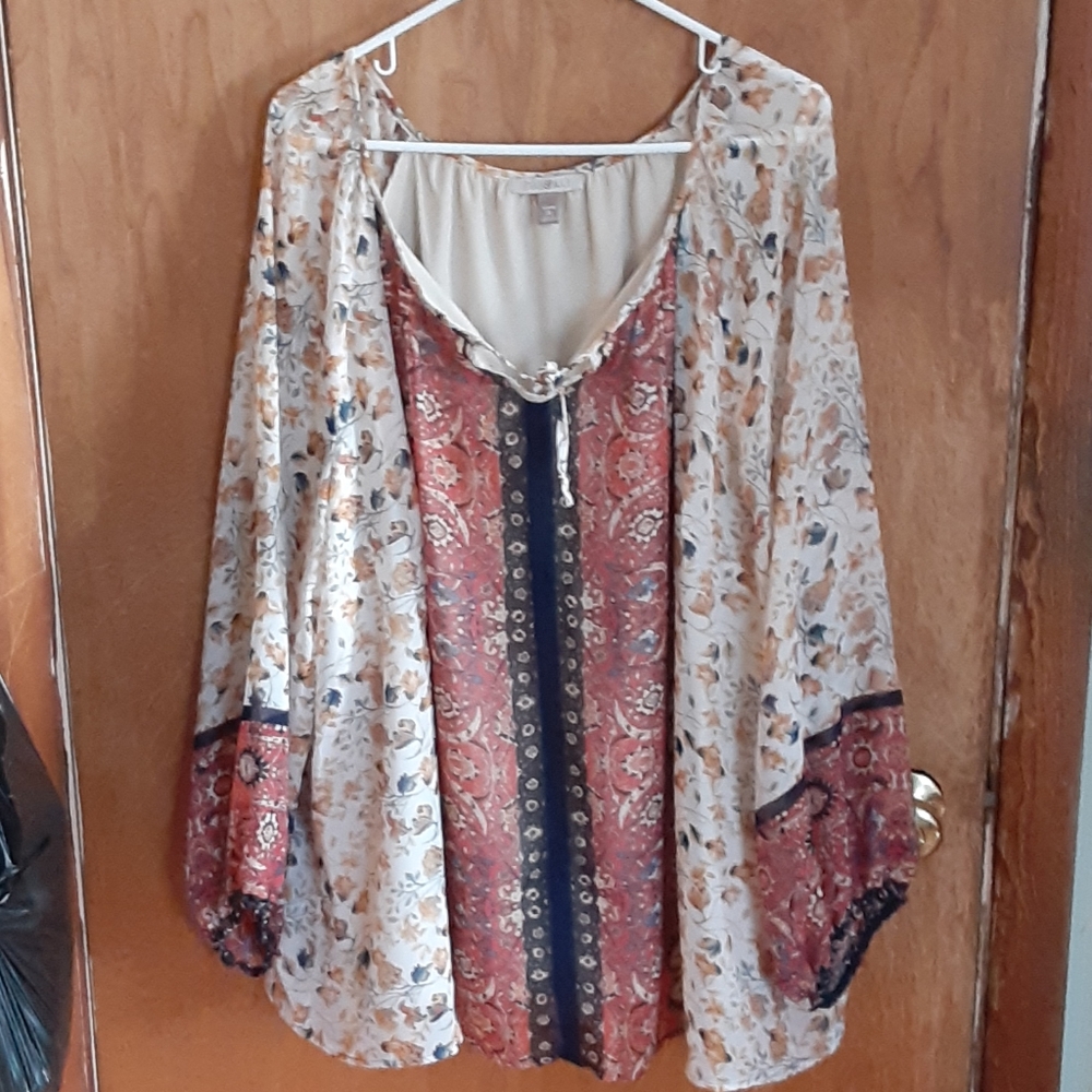 Womens long sleeved blouse